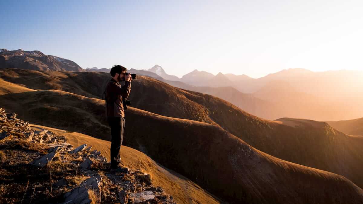 Coucher de soleil au bord des ravins du Plateau d'Emparis Wild Spot photographie aventure spot trip photo