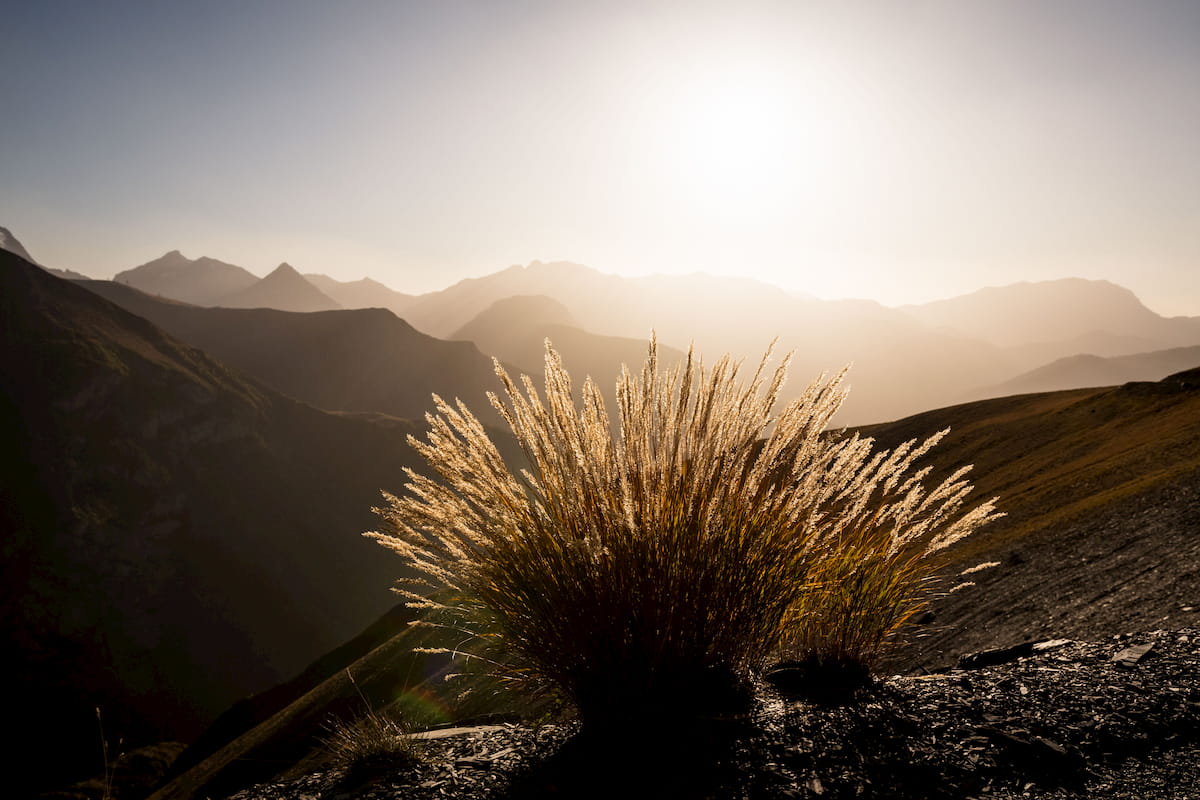 Coucher de soleil au bord des ravins du Plateau d'Emparis Wild Spot photographie aventure spot trip photo