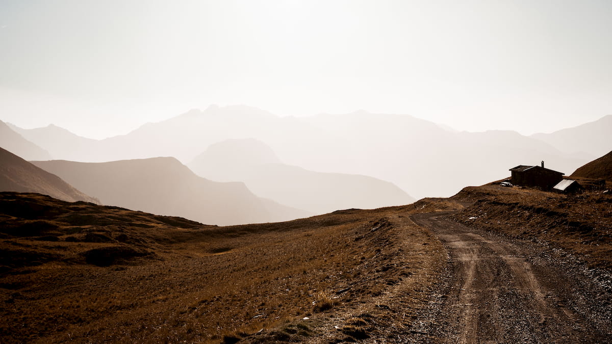 Coucher de soleil au bord des ravins du Plateau d'Emparis Wild Spot photographie aventure spot trip photo