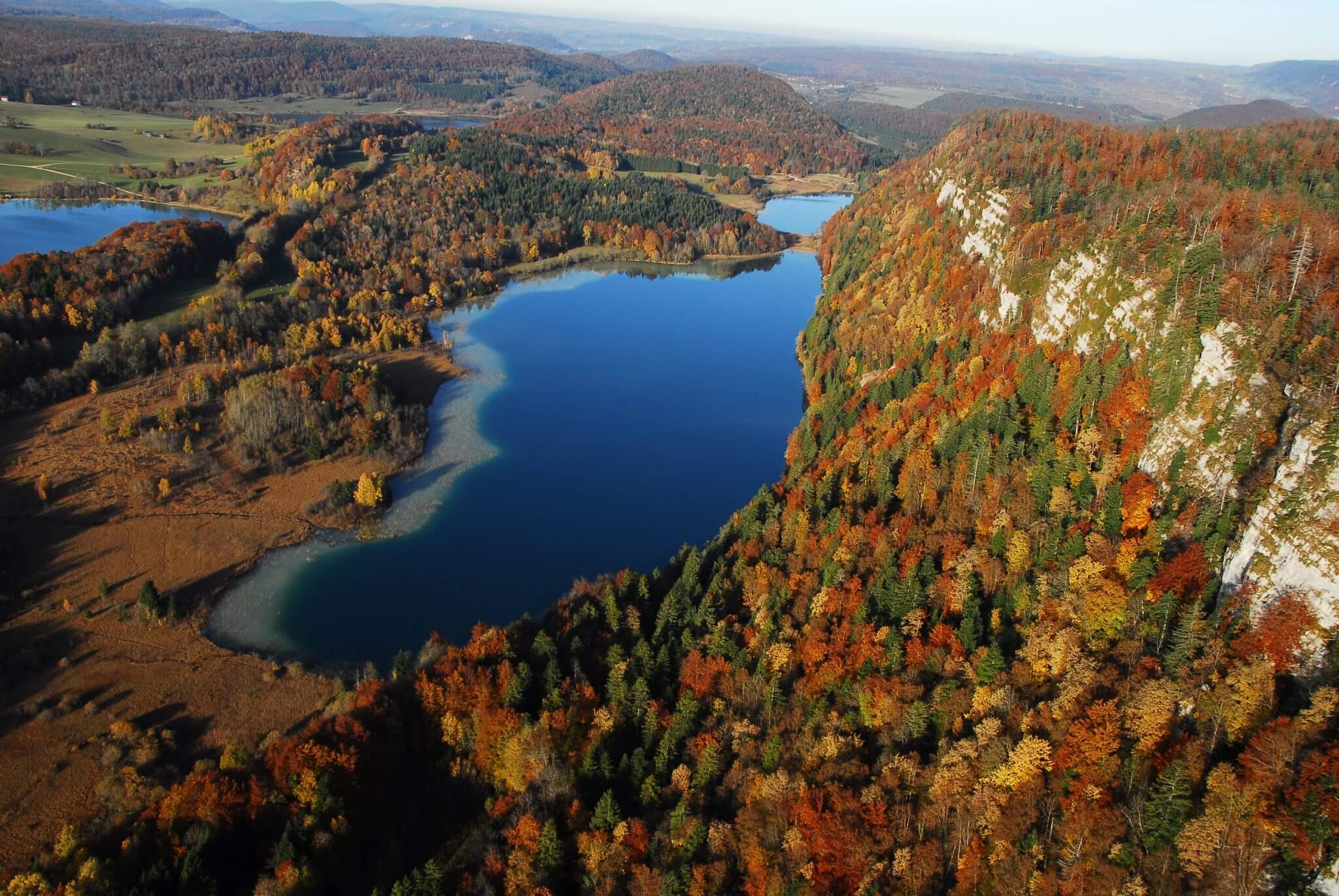 Belvédère des 4 lacs lieux à voir dans le haut jura en automne week-end wildspot