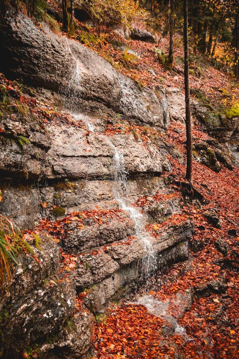 cascades du hérisson bonlieu lieux à voir dans le haut jura en automne week-end wildspot