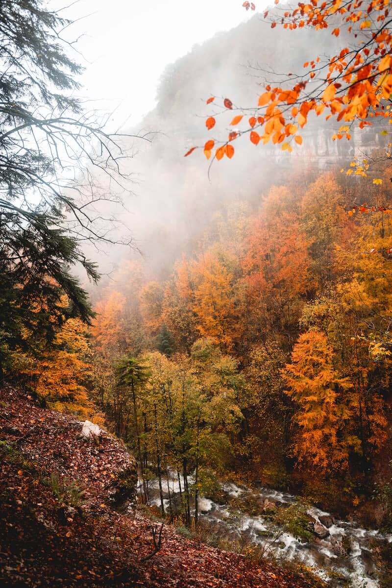 cascades du hérisson bonlieu lieux à voir dans le haut jura en automne week-end wildspot