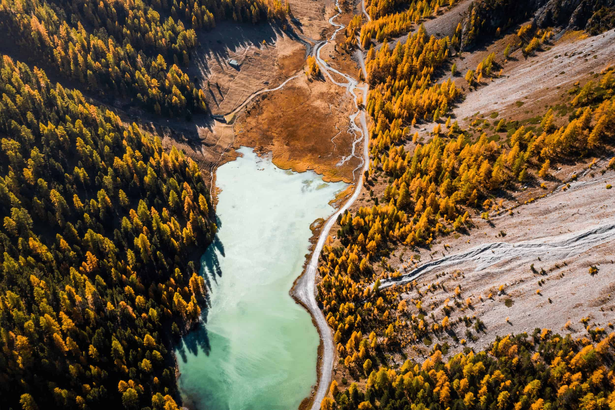 Lac de l'Orceyrette Briancon wild spot Inspiration créative pour amoureux de nature et de grands espaces photographie voyages découverte créative pour amoureux de nature et de grands espaces photographie voyages découverte